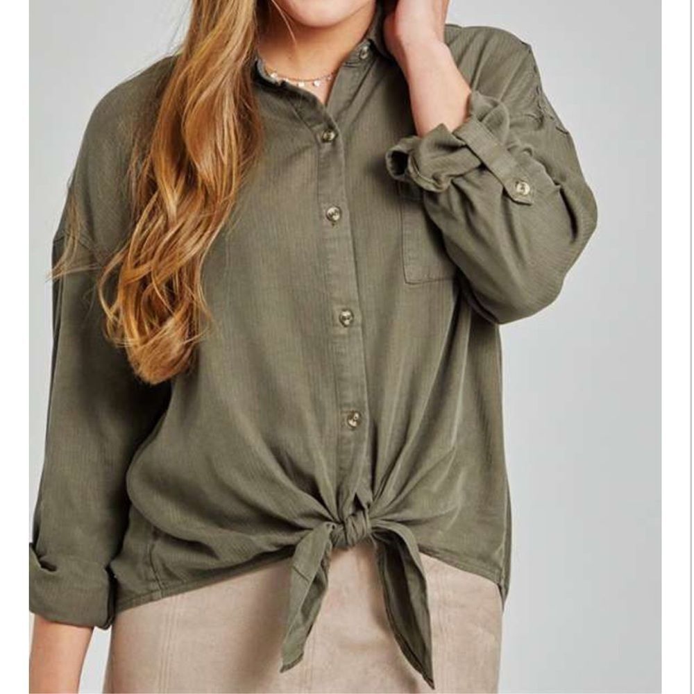 Altar’d State Army Green Camden Top Long Sleeve Size Medium Lightweight